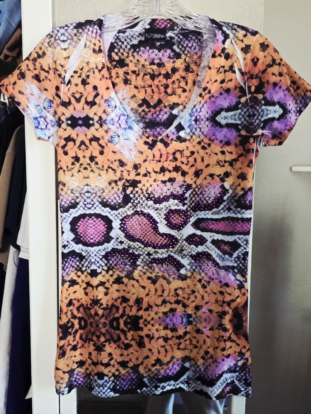Nwot Daytrip Y2K snakeskin-print V-neck short-sleeve top S